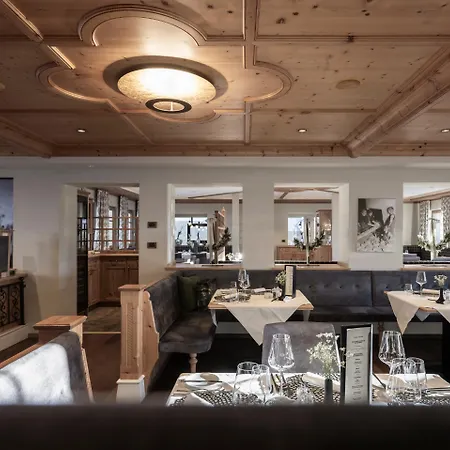 Klein Fein Viertlerhof 4* Hafling